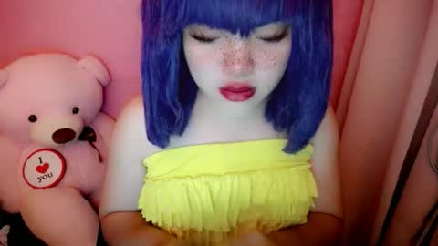 cute online show from 05/22/26, 09:42