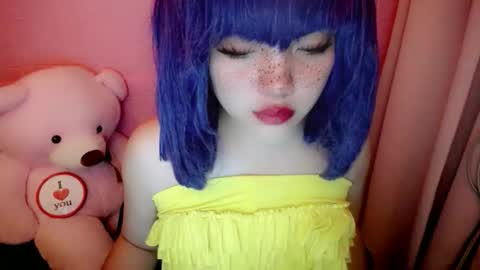 cute online show from 05/23/26, 09:46