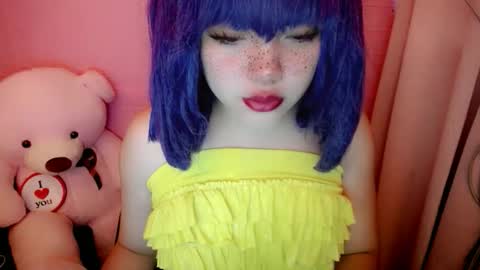 cute online show from 05/26/26, 10:39