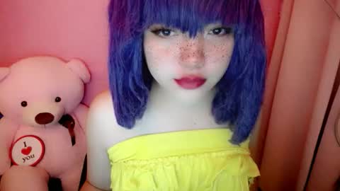 cute online show from 05/27/26, 10:18