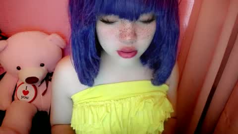cute online show from 06/18/26, 10:25