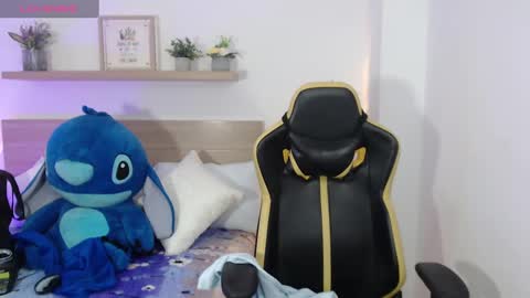 aurora_rodriguez online show from 12/05/24, 12:11