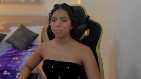 aurora_rodriguez online show from 02/15/25, 12:33