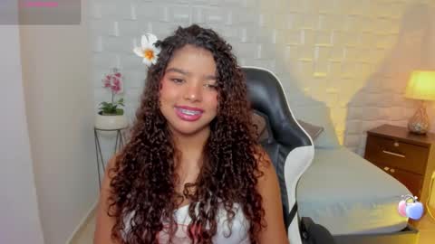 aurora_rodriguez online show from 10/25/25, 12:34