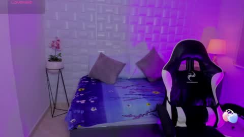 aurora_rodriguez online show from 10/27/25, 12:31