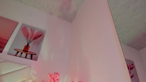 Snapshot of aurora_sweet2 chatting on 11/22/25, 12:42 Madison online show from 11/22/25, 12:42