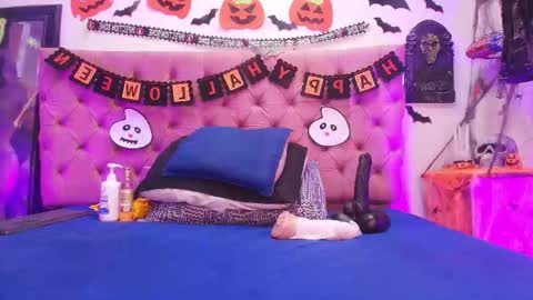 Snapshot of auroraa_miller chatting on 10/15/25, 11:54 auroraa_miller online show from 10/15/25, 11:54