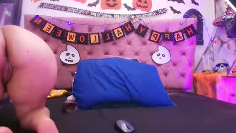 Snapshot of auroraa_miller chatting on 10/25/25, 12:02 auroraa_miller online show from 10/25/25, 12:02