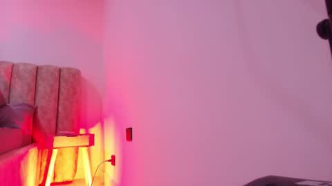 Snapshot of auroraa_miller chatting on 11/12/25, 11:54 auroraa_miller online show from 11/12/25, 11:54