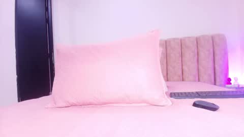 Snapshot of auroraa_miller chatting on 11/15/25, 11:51 auroraa_miller online show from 11/15/25, 11:51