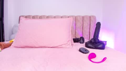 Snapshot of auroraa_miller chatting on 11/18/25, 11:58 auroraa_miller online show from 11/18/25, 11:58