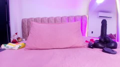 Snapshot of auroraa_miller chatting on 12/16/25, 11:59 auroraa_miller online show from 12/16/25, 11:59