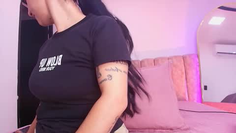 auroraa_miller online show from 02/04/26, 11:49