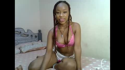 Snapshot of aurorabarbie chatting on 10/23/25, 10:19 Aurora online show from 10/23/25, 10:19