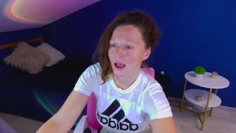 auroraborealis__ online show from 09/28/25, 06:41