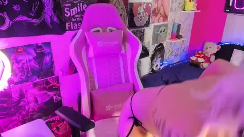 aurorachann online show from 10/06/25, 01:14