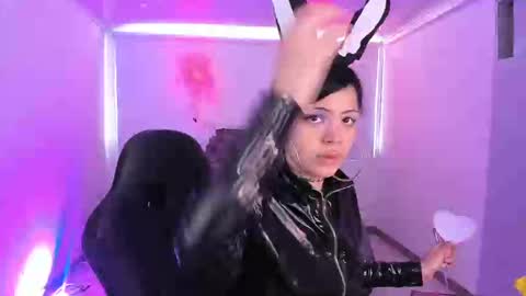 Snapshot of auroradiaz_ chatting on 10/31/25, 07:37 Aurora Diaz online show from 10/31/25, 07:37