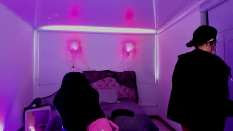 Snapshot of auroradiaz_ chatting on 11/03/25, 06:20 Aurora Diaz online show from 11/03/25, 06:20