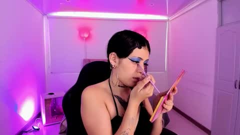 Snapshot of auroradiaz_ chatting on 11/06/25, 07:37 Aurora Diaz online show from 11/06/25, 07:37