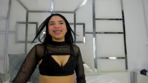 aurorahoney32 online show from 05/12/26, 09:34