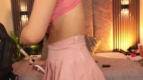 Snapshot of auroralanee chatting on 10/24/25, 08:05 aurora online show from 10/24/25, 08:05