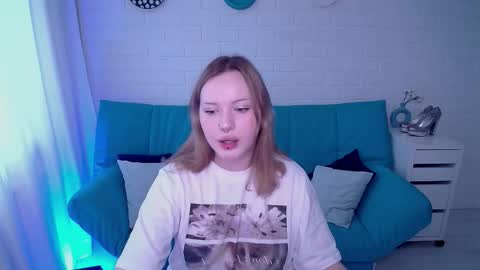 Snapshot of auroramour chatting on 10/07/25, 10:56 Aurora online show from 10/07/25, 10:56