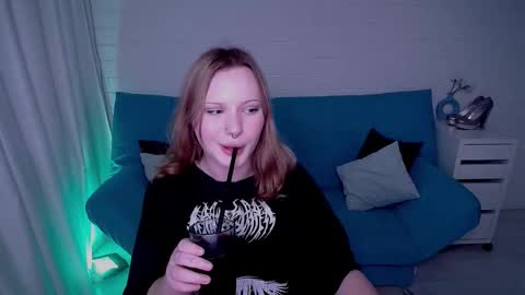 Snapshot of auroramour chatting on 10/08/25, 05:10 Aurora online show from 10/08/25, 05:10