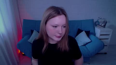 Snapshot of auroramour chatting on 10/14/25, 09:21 Aurora online show from 10/14/25, 09:21