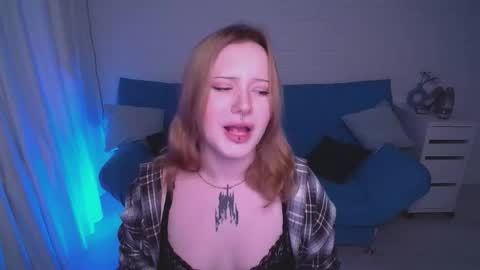 Snapshot of auroramour chatting on 10/17/25, 04:09 Aurora online show from 10/17/25, 04:09