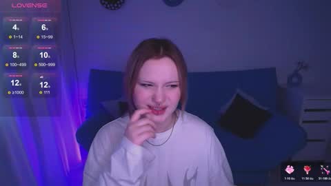 Snapshot of auroramour chatting on 10/21/25, 04:24 Aurora online show from 10/21/25, 04:24