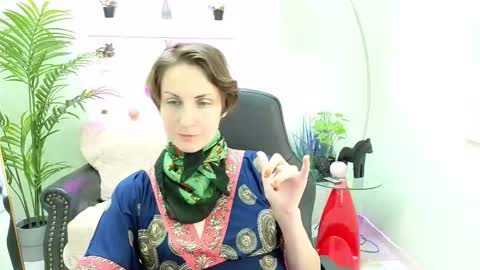 Snapshot of aurorascript chatting on 11/17/25, 03:07 Aurora online show from 11/17/25, 03:07