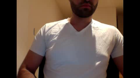 Snapshot of aussie099 chatting on 12/19/24, 11:18 aussie099 online show from 12/19/24, 11:18