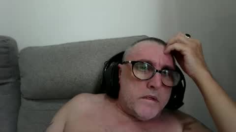 aussie_ozzie online show from 05/15/26, 03:24
