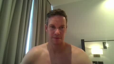 Snapshot of aussiesurfer0000 chatting on 02/11/25, 06:19 aussiesurfer0000 online show from 02/11/25, 06:19