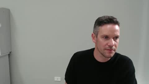 Snapshot of aussiesurfer0000 chatting on 12/16/25, 07:02 aussiesurfer0000 online show from 12/16/25, 07:02