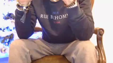 Snapshot of austin24100 chatting on 11/30/25, 07:51 Austin online show from 11/30/25, 07:51