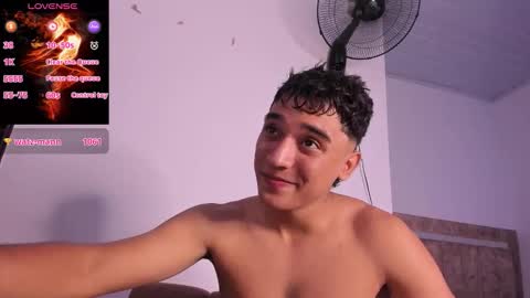 Snapshot of austin_cardieff_ chatting on 10/13/25, 08:42 Austin online show from 10/13/25, 08:42