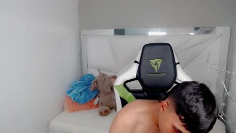 AUSTIN online show from 09/22/25, 08:33