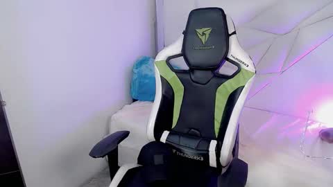 AUSTIN online show from 09/26/25, 03:49