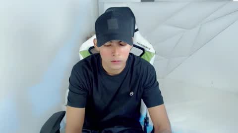 AUSTIN online show from 10/04/25, 01:42