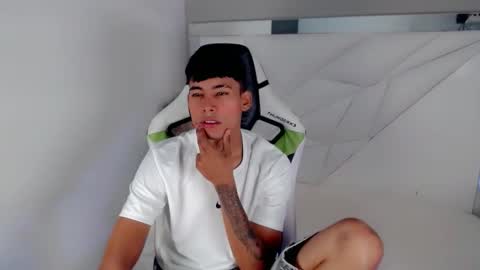 AUSTIN online show from 10/05/25, 02:15