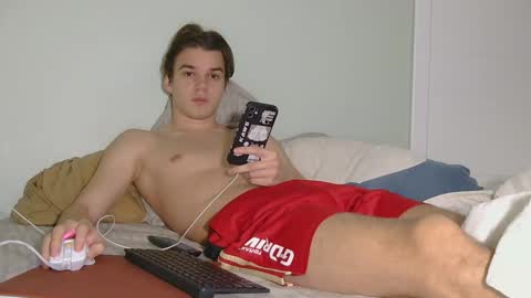 Snapshot of auston_r1ch chatting on 12/23/24, 11:39 Auston 3 online show from 12/23/24, 11:39