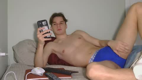 Snapshot of auston_r1ch chatting on 01/28/25, 12:26 Auston 3 online show from 01/28/25, 12:26