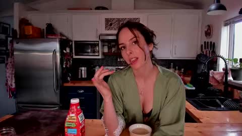 Snapshot of autumnknightly chatting on 02/16/25, 08:22 Autumn Knightly online show from 02/16/25, 08:22