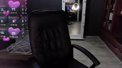 Snapshot of ava__doll chatting on 12/11/24, 12:34 Ava online show from 12/11/24, 12:34