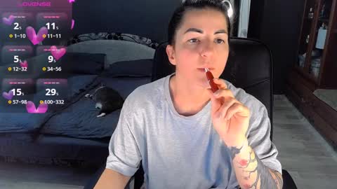 Snapshot of ava__doll chatting on 12/16/24, 09:24 Ava online show from 12/16/24, 09:24