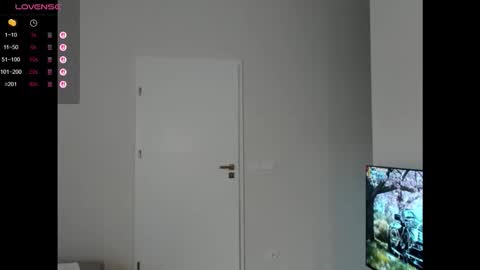 Snapshot of ava_bae chatting on 10/25/25, 12:02 ava_bae online show from 10/25/25, 12:02