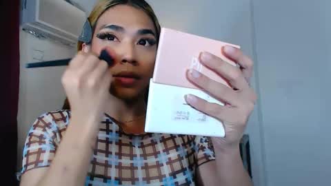 Ava online show from 10/01/25, 05:46