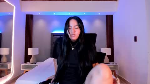 Snapshot of ava_milller chatting on 11/09/25, 11:52 Ava- Megan - Every day from 530 to 200 pm COL online show from 11/09/25, 11:52