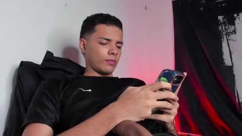 Snapshot of avaggi chatting on 10/20/25, 10:54 Avaggi online show from 10/20/25, 10:54